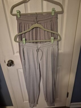 2 Pair Athleta Women's Uptempo Joggers Light Gray and Mauve